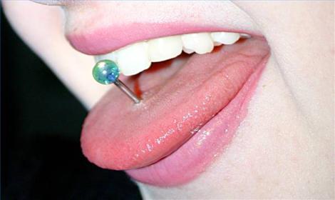 Piercing na Língua: Riscos, Cuidados e Cicatrização